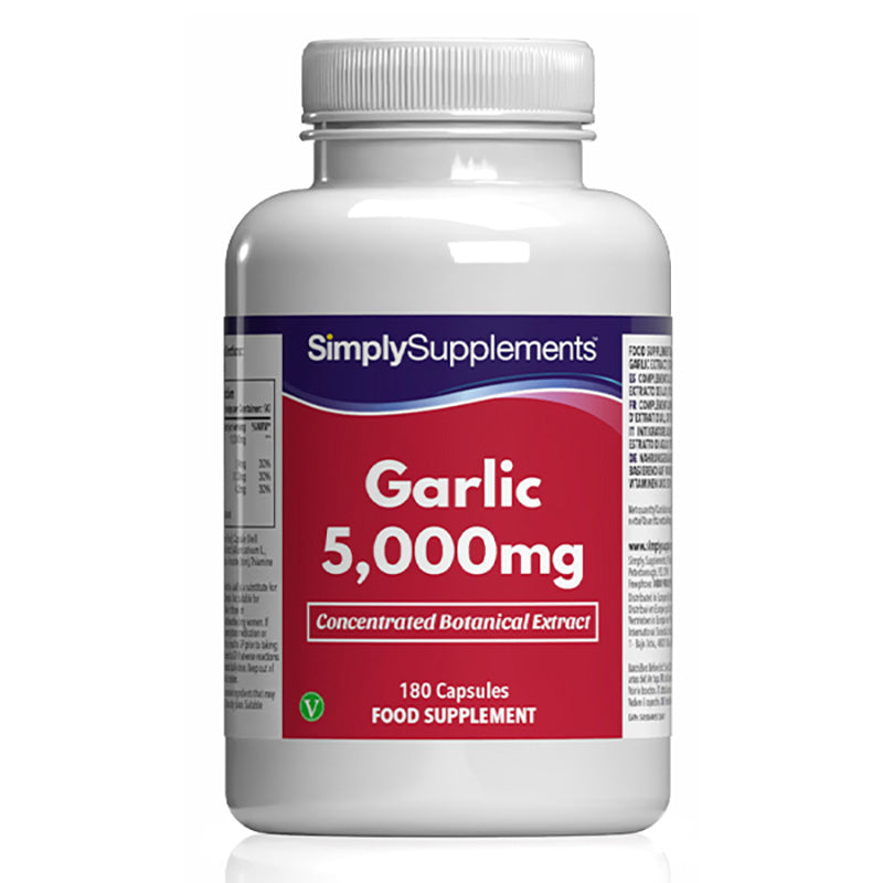 Flacon de compléments alimentaires portant l'étiquette « Ail 5000mg Simply Supplements », de couleur rouge sur fond blanc.
