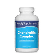 Flacon de compléments alimentaires portant l'étiquette « Complexe Chondroïtine Simply Supplements », de couleur blue clair sur fond blanc.
