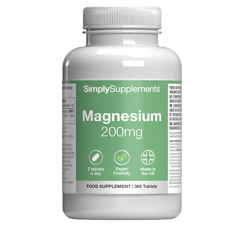 Flacon de compléments alimentaires portant l'étiquette « Magnésium 200mg Simply Supplements », de couleur vert sur fond blanc.
