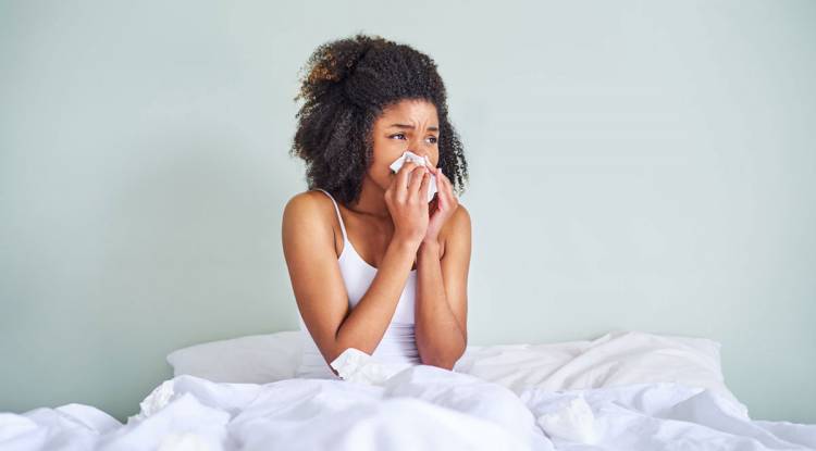 Comment mieux dormir pendant la saison des allergies