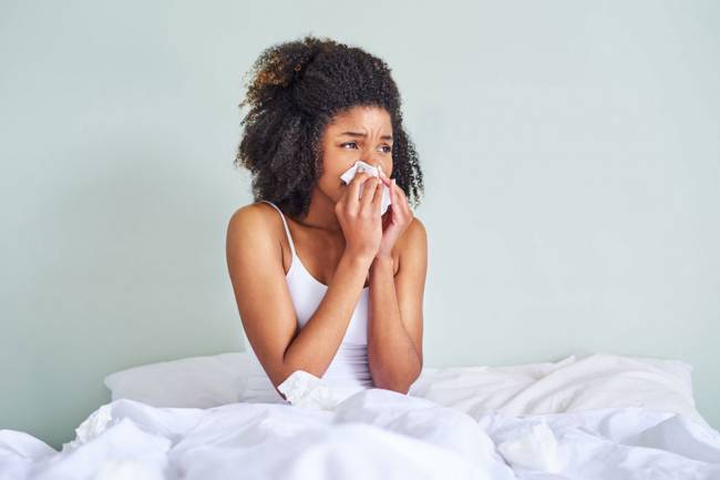 Comment mieux dormir pendant la saison des allergies